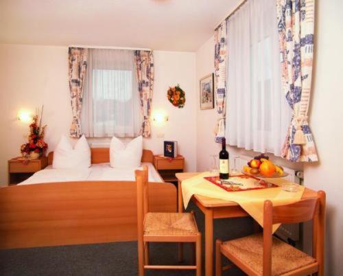 Gasthof Zur Krone Denkendorf  Kamer foto